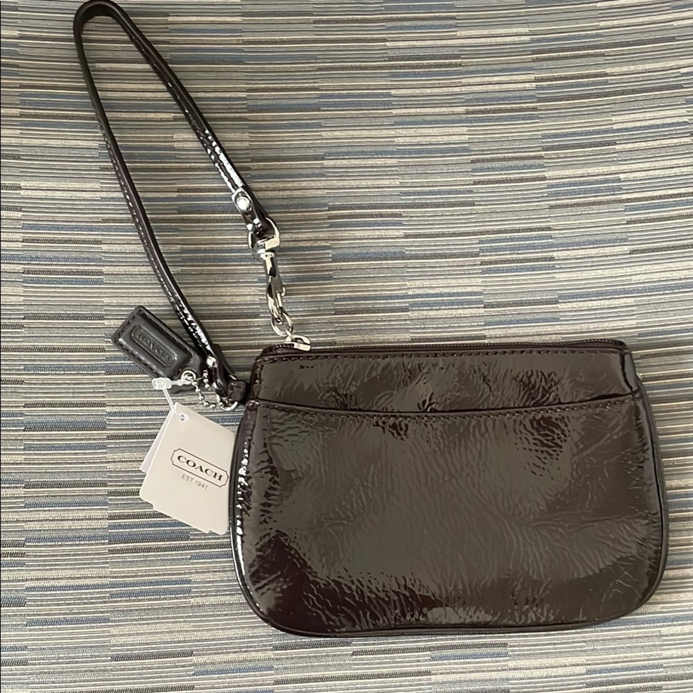 BNWT Coach Mahogany Patent Leather Wristlet